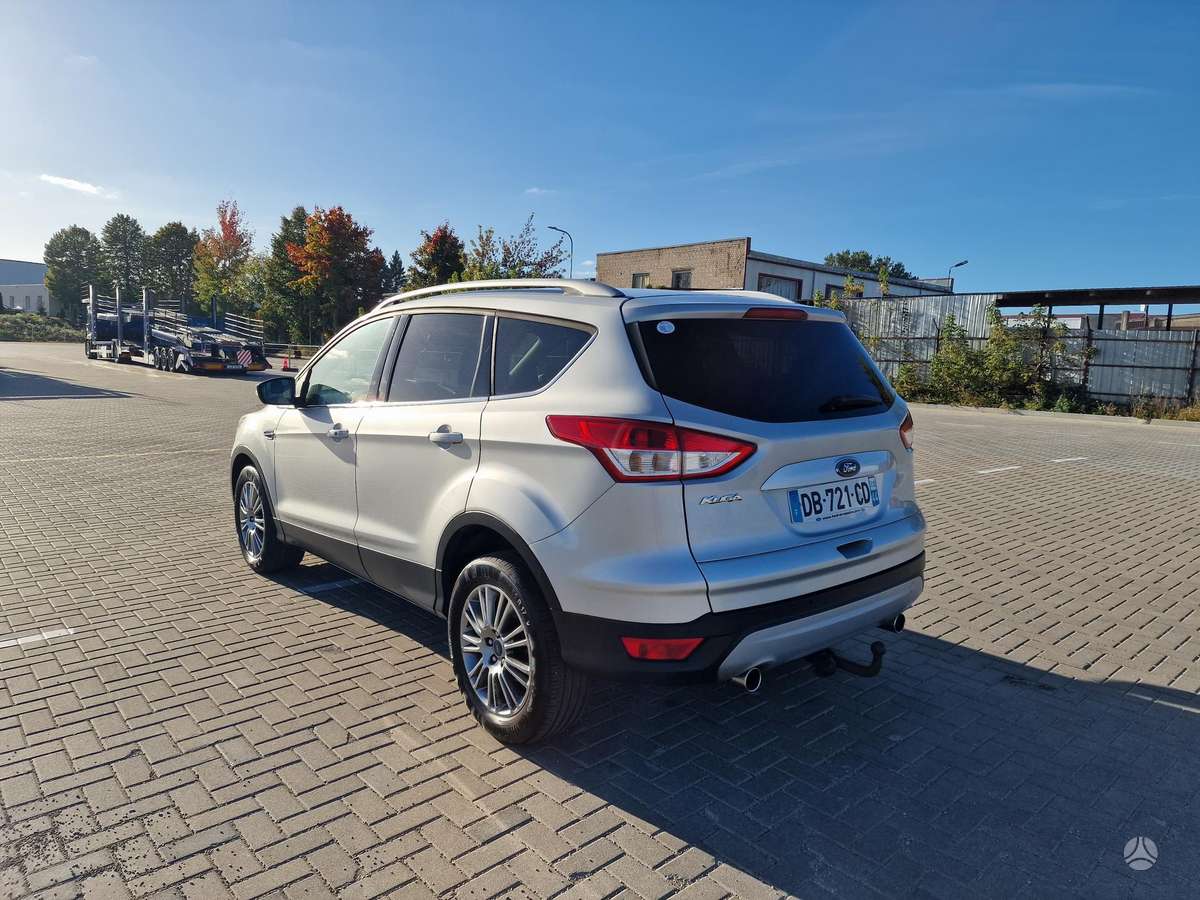 Ford Kuga 2013 — салон