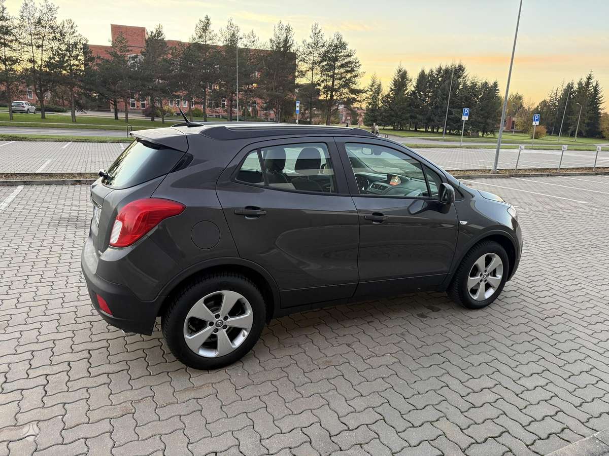 Opel Mokka 2015 — салон