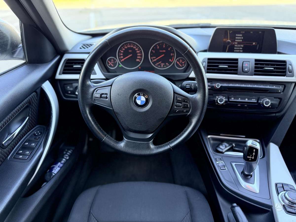 BMW 320 2013 — photo 10