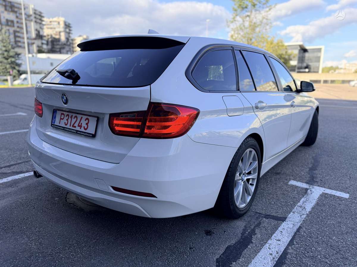 BMW 320 2013 — interior