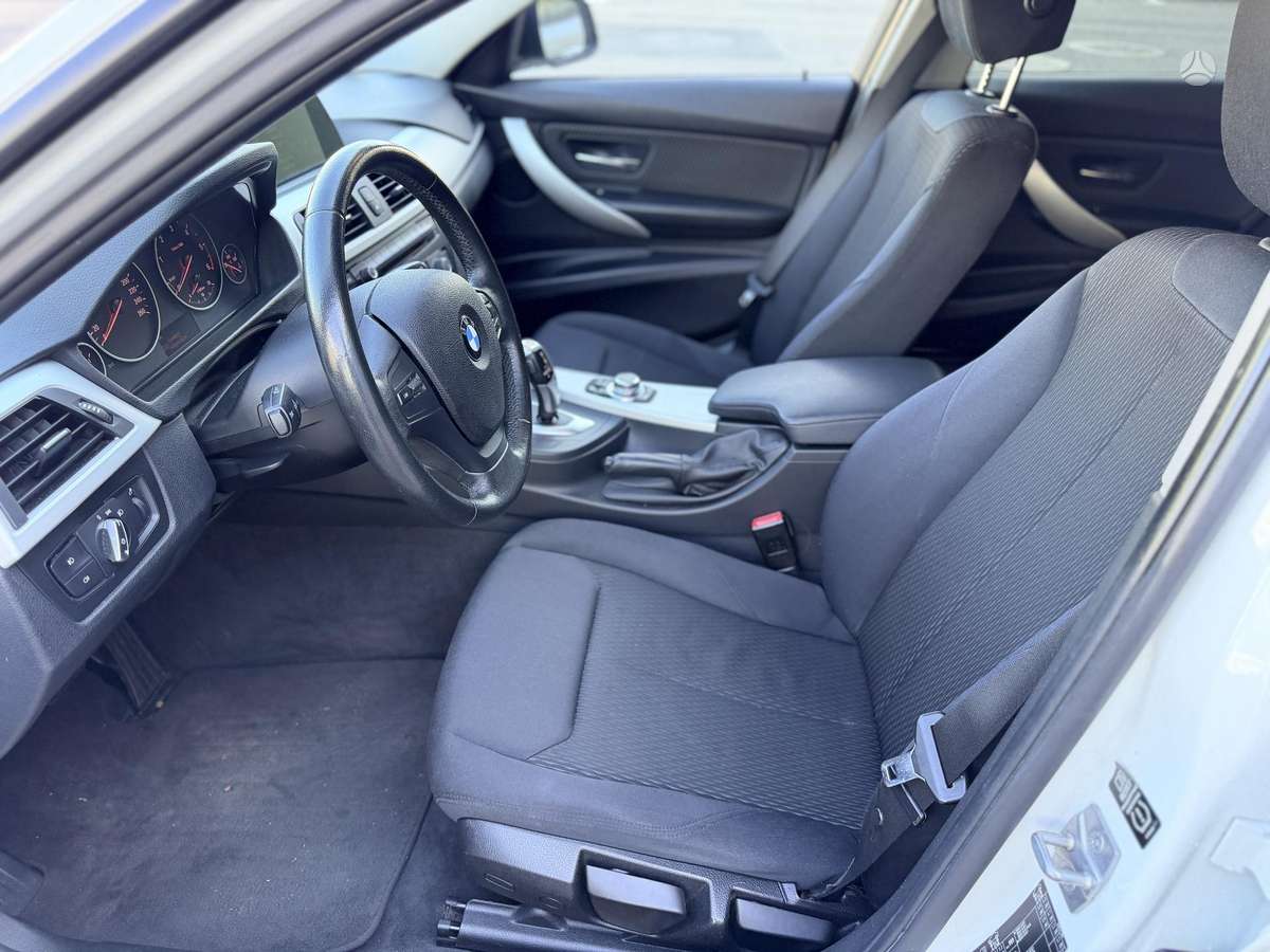 BMW 320 2013 — photo 8