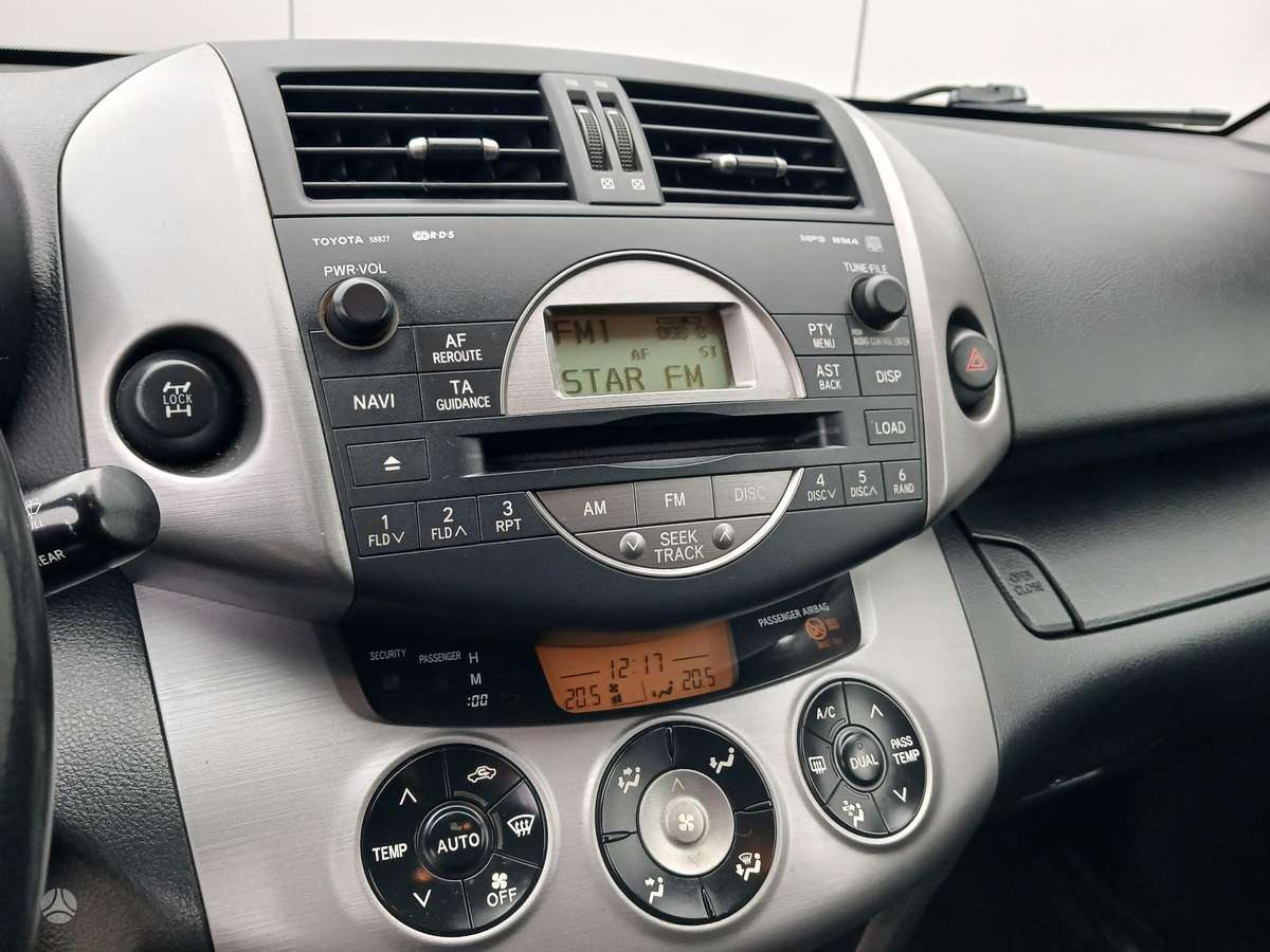 Toyota RAV4 2008 — photo 13