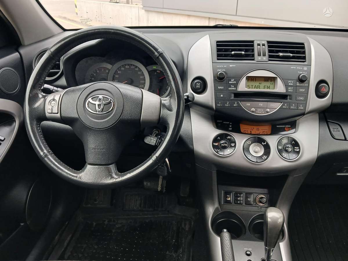 Toyota RAV4 2008 — photo 15
