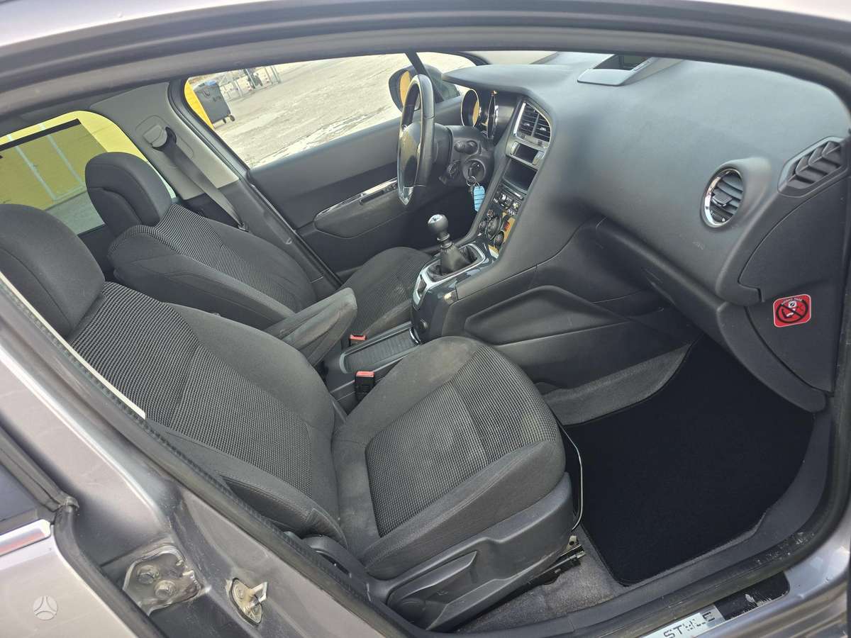 Peugeot 5008 2014 — photo 17