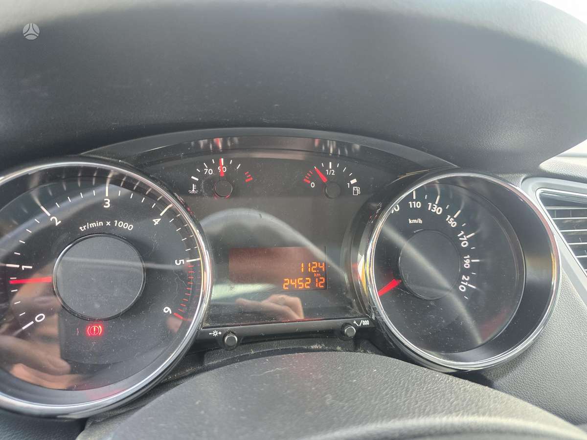 Peugeot 5008 2014 — photo 22