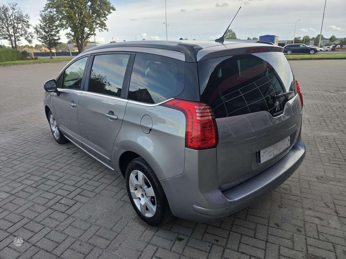 Peugeot 5008 2014 — photo 9