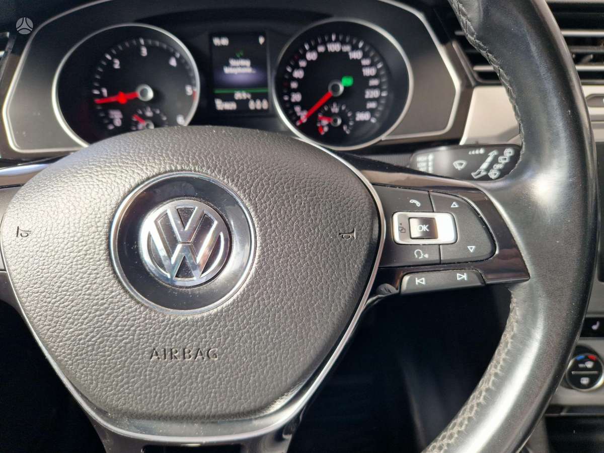 Volkswagen Passat 2015 — photo 10