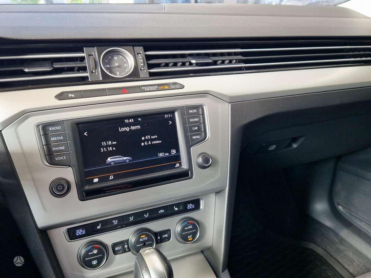 Volkswagen Passat 2015 — photo 15