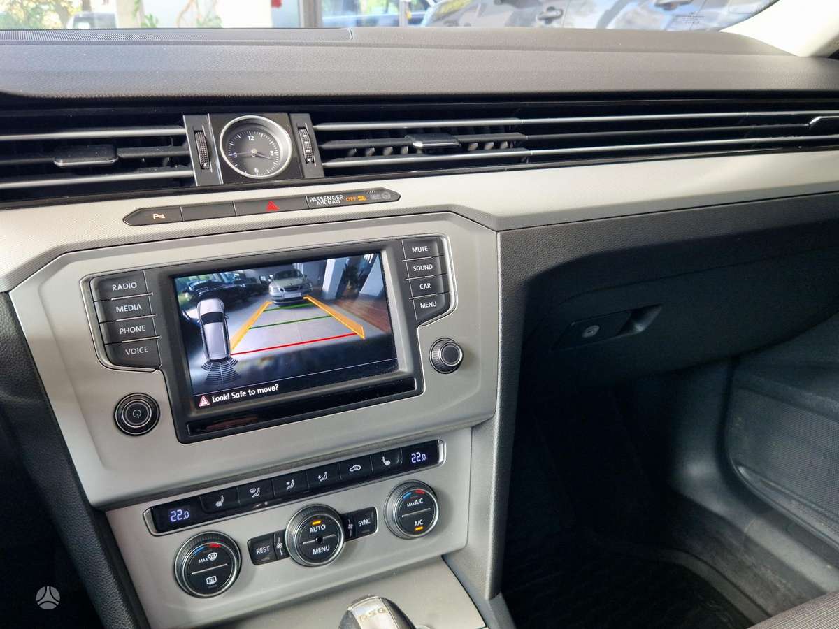 Volkswagen Passat 2015 — photo 16
