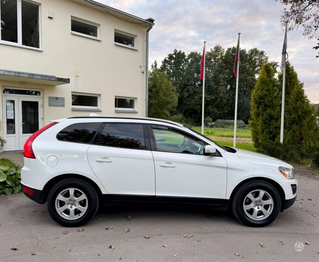 Volvo XC60 2011 — photo 12
