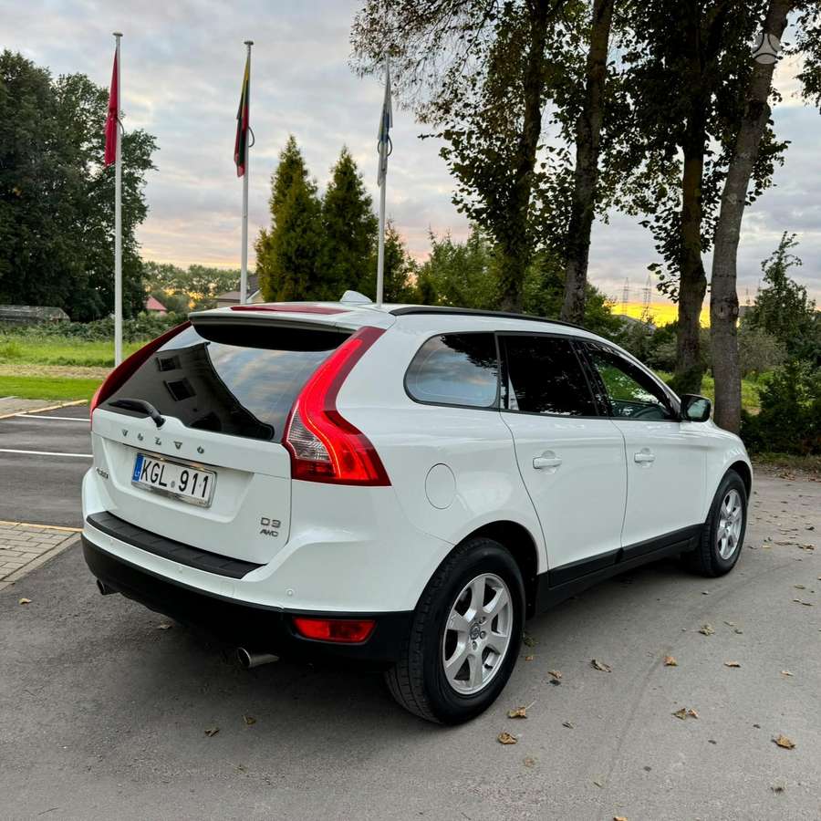 Volvo XC60 2011 — photo 14