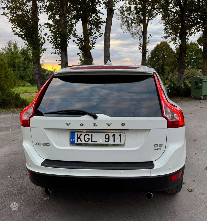 Volvo XC60 2011 — photo 17