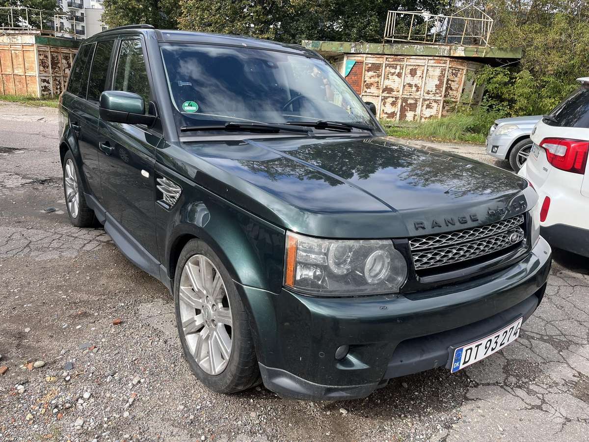 Land Rover 2013 — rear view