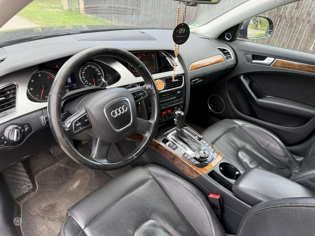 Audi A4 2008 — photo 9