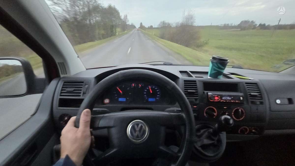 Volkswagen Transporter 2005 — photo 9