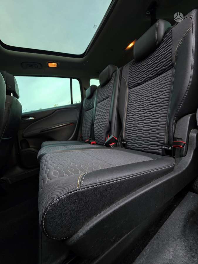 Opel Zafira 2014 — photo 22