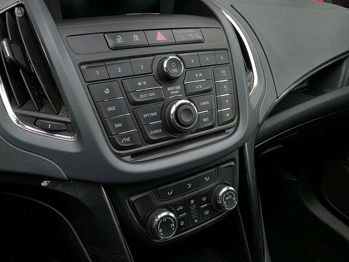 Opel Zafira 2014 — photo 28