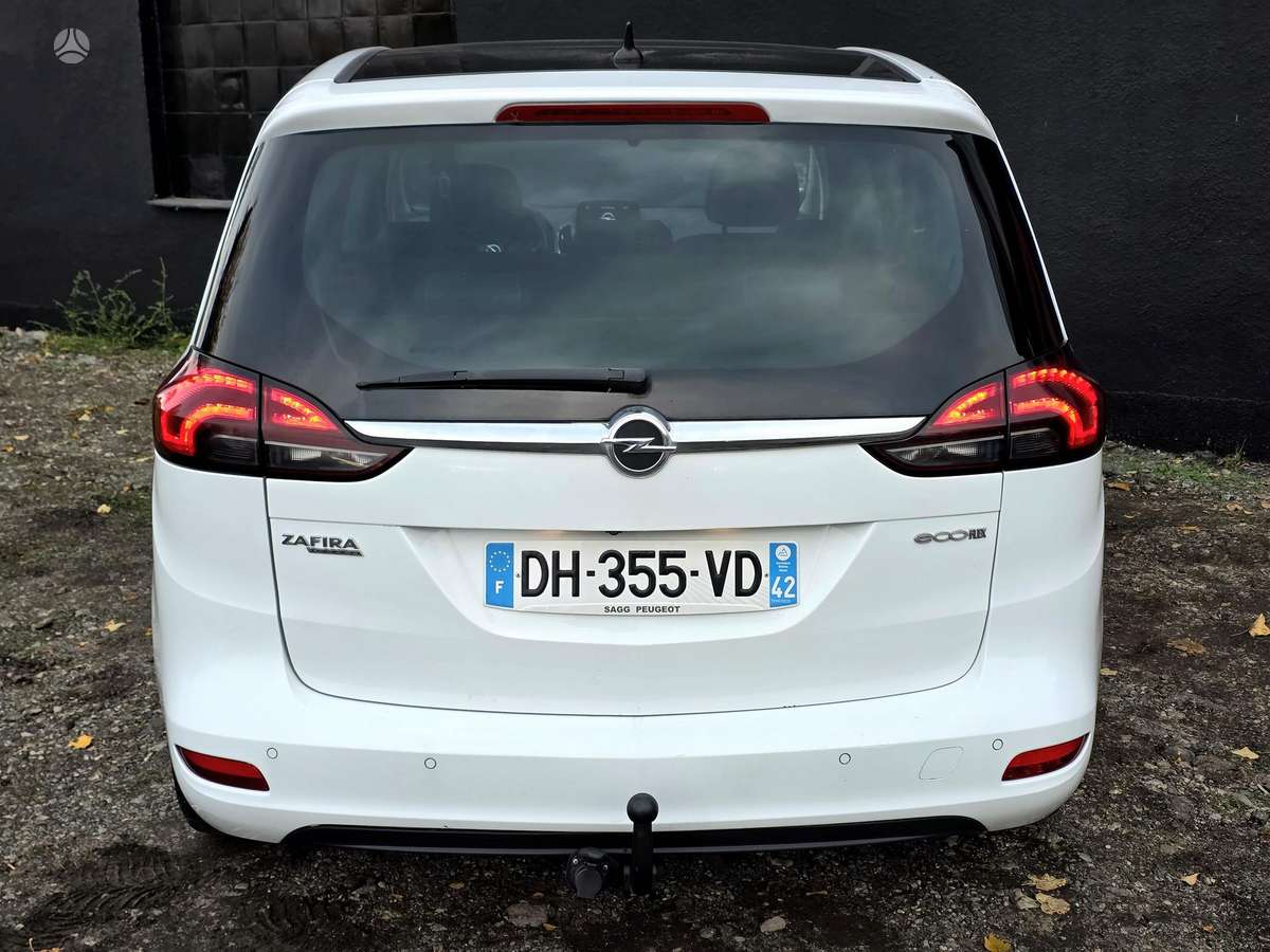Opel Zafira 2014 — engine 1598 cm³, 136 HP (100kW)