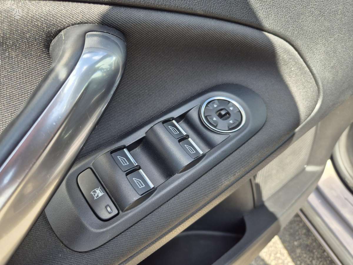 Ford Mondeo 2011 — photo 14