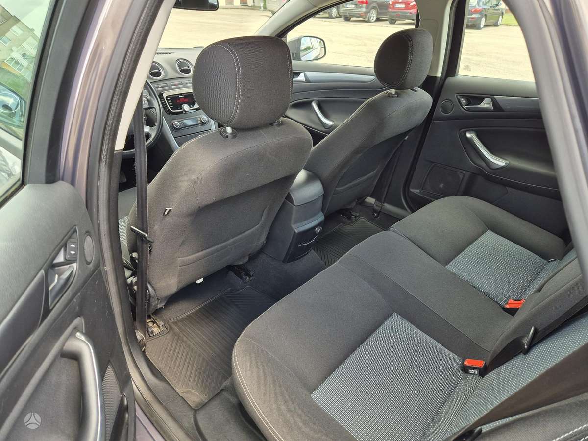 Ford Mondeo 2011 — photo 8