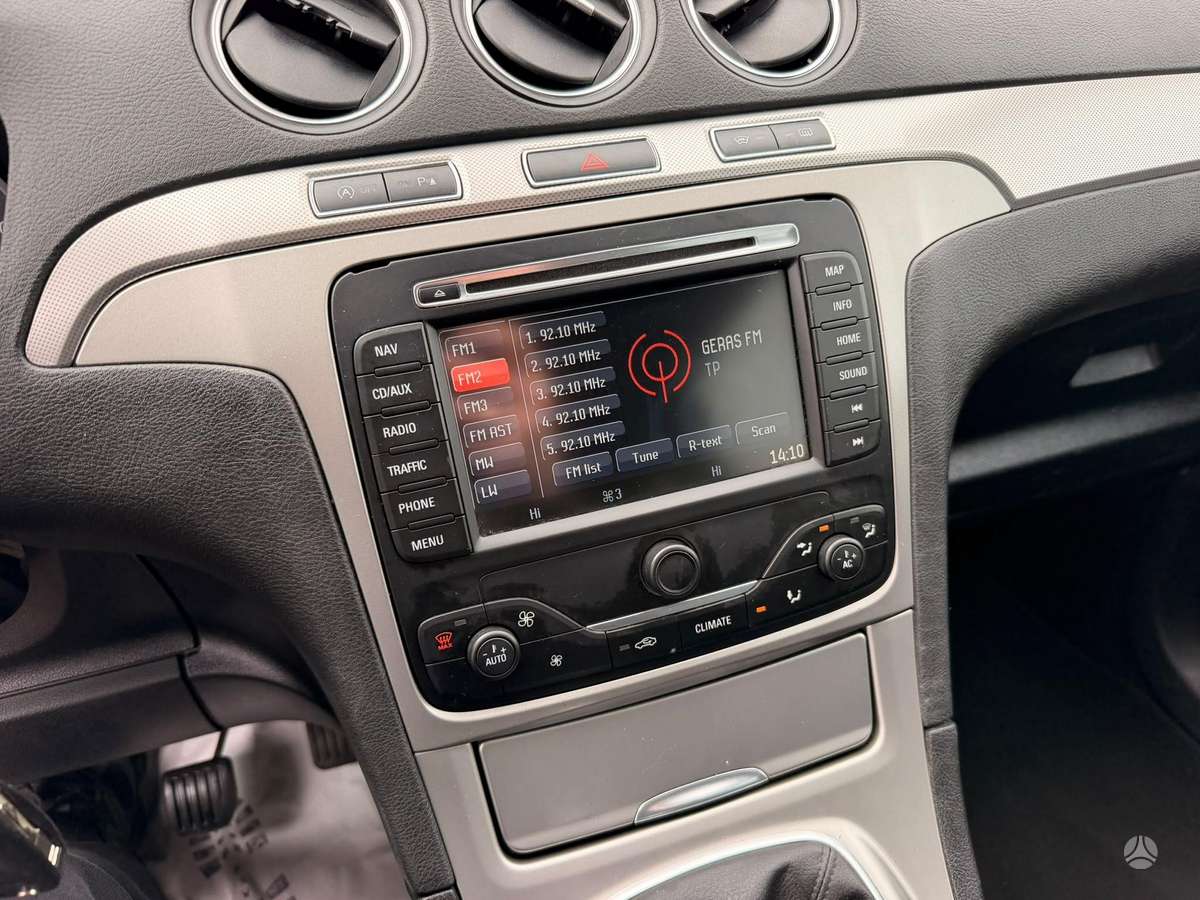Ford S-MAX 2011 — photo 9