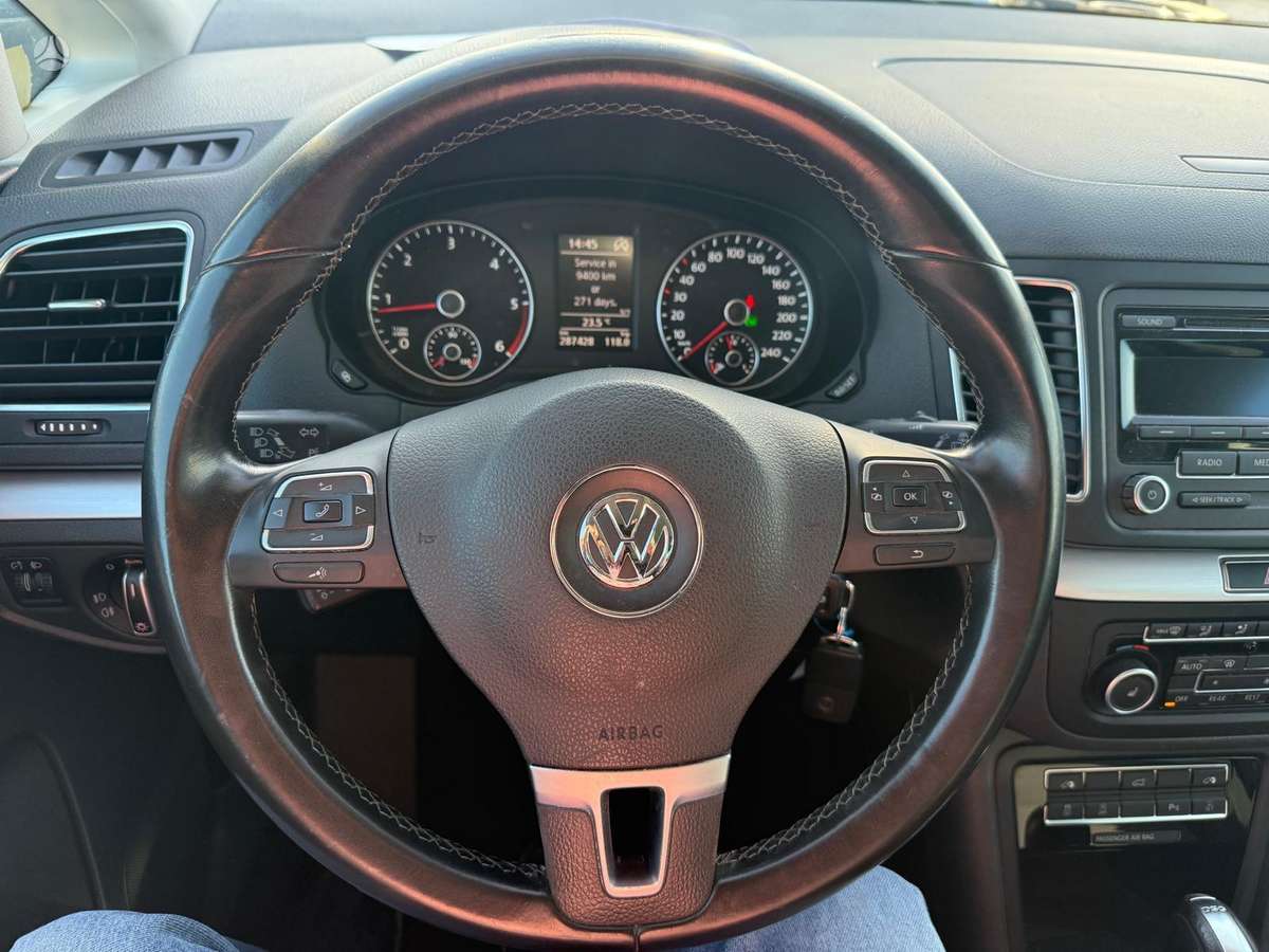 Volkswagen Sharan 2011 — photo 11