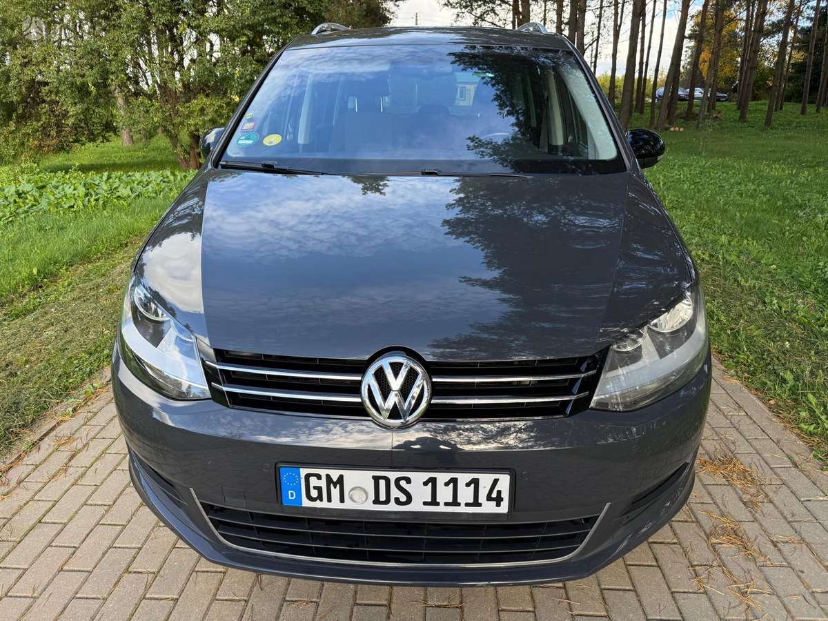Volkswagen Sharan 2011 — rear view