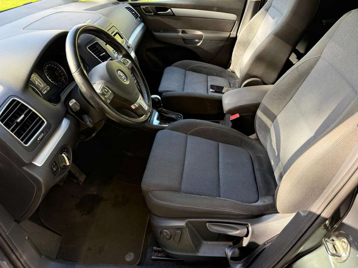 Volkswagen Sharan 2011 — photo 9