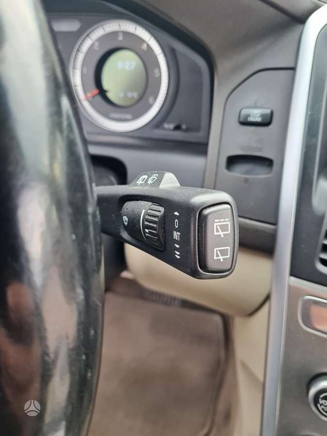 Volvo XC60 2010 — photo 19