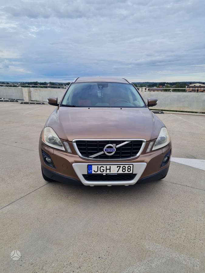 Volvo XC60 2010 — rear view