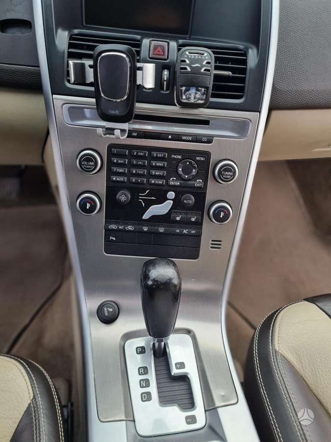 Volvo XC60 2010 — photo 20
