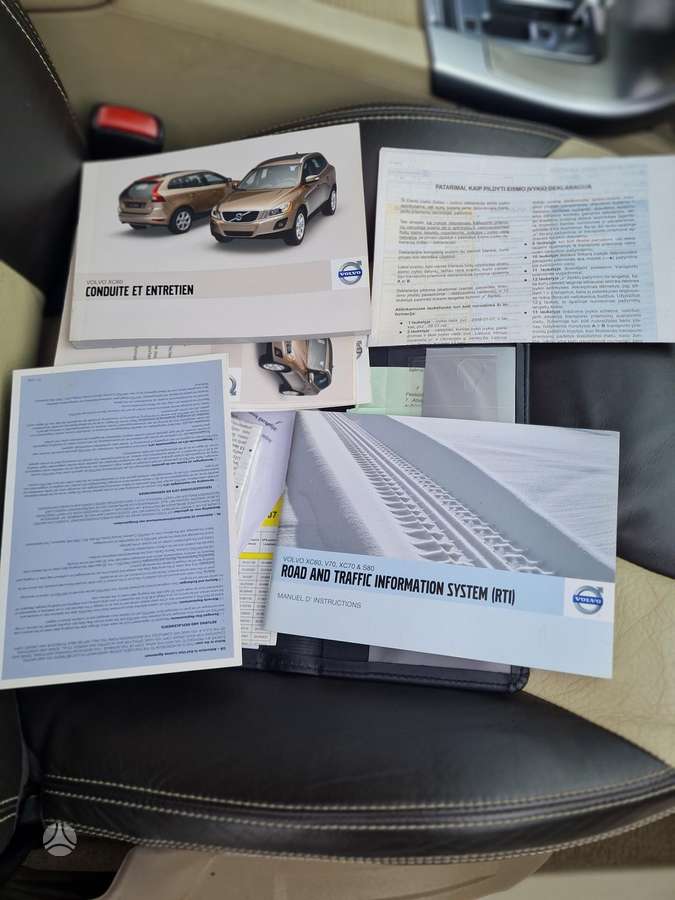 Volvo XC60 2010 — photo 24