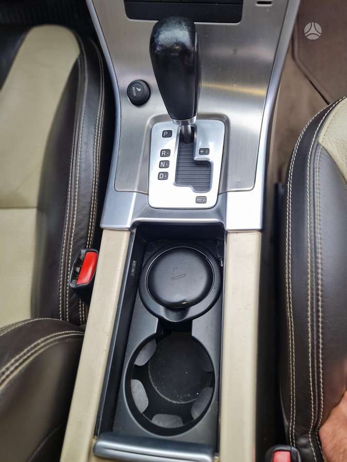 Volvo XC60 2010 — photo 25