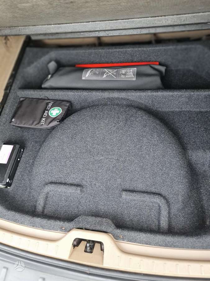 Volvo XC60 2010 — photo 28