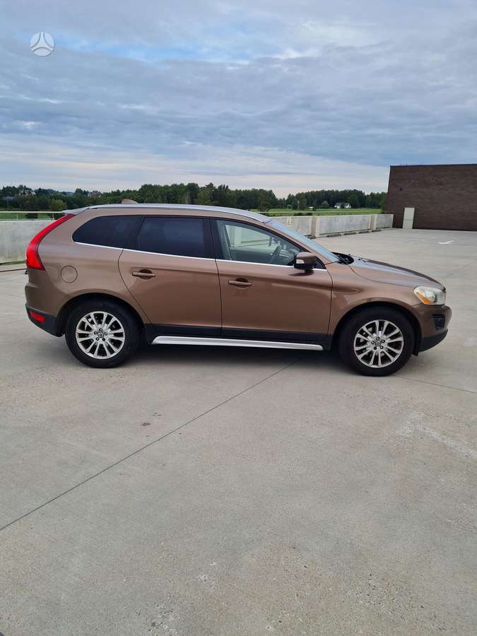 Volvo XC60 2010 — engine 2400 cm³, 185 HP (136kW)