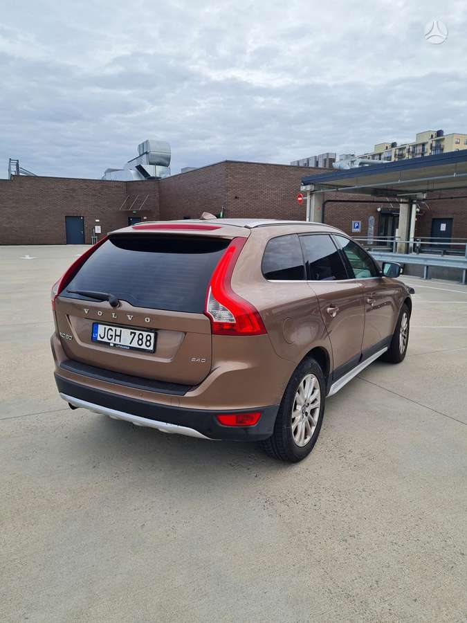 Volvo XC60 2010 — photo 5