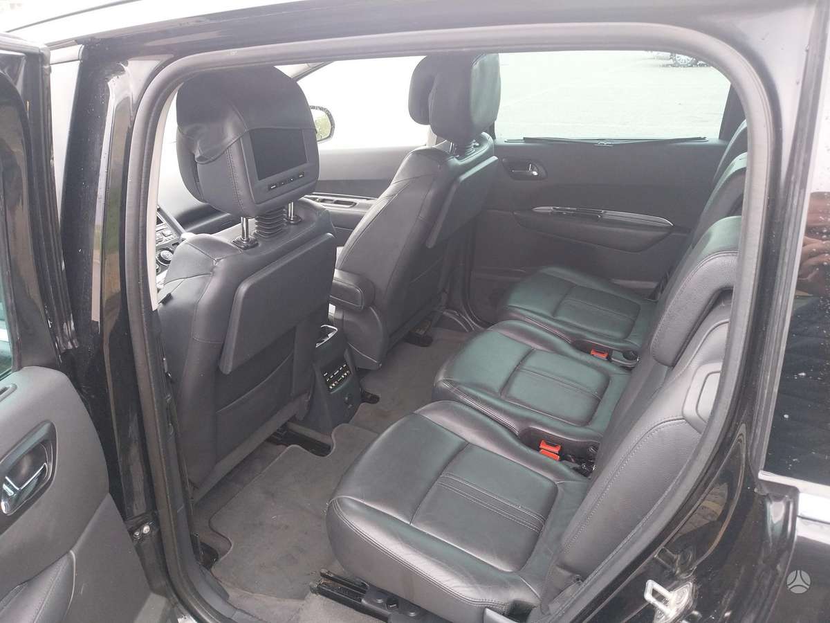 Peugeot 5008 2011 — photo 6