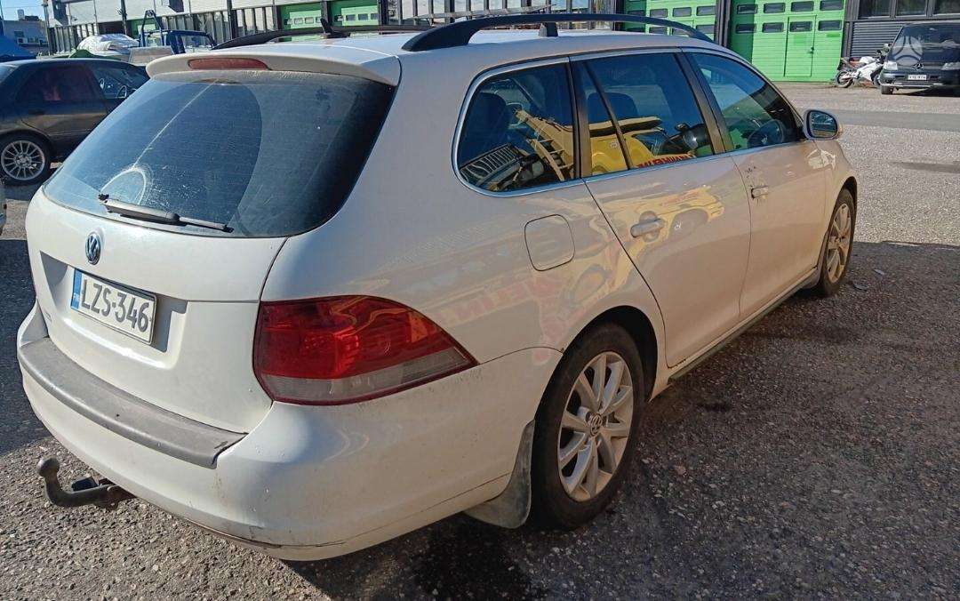 Volkswagen Golf 2011 — engine 1598 cm³, 105 HP (77kW)