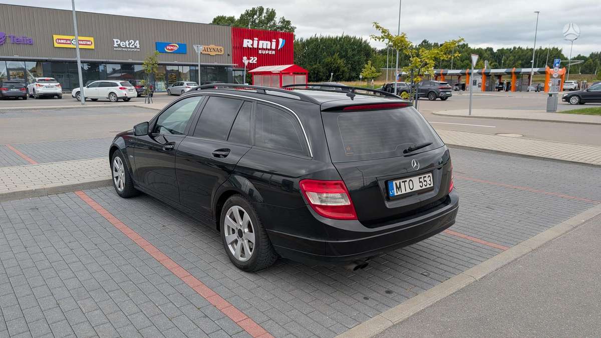 Mercedes-Benz C200 2010 — photo 7