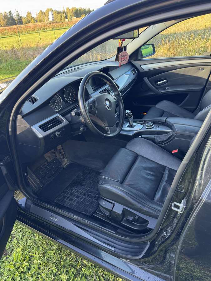 BMW 525 2008 — photo 11