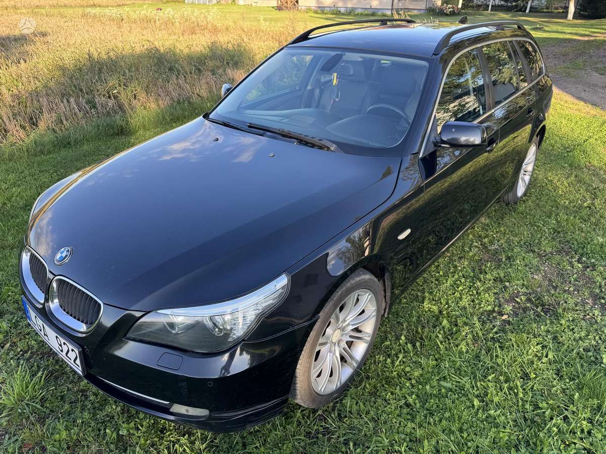 BMW 525 2008 — rear view