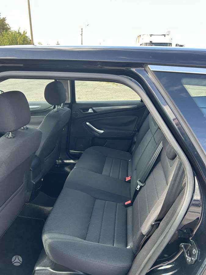 Ford Mondeo 2011 — photo 10