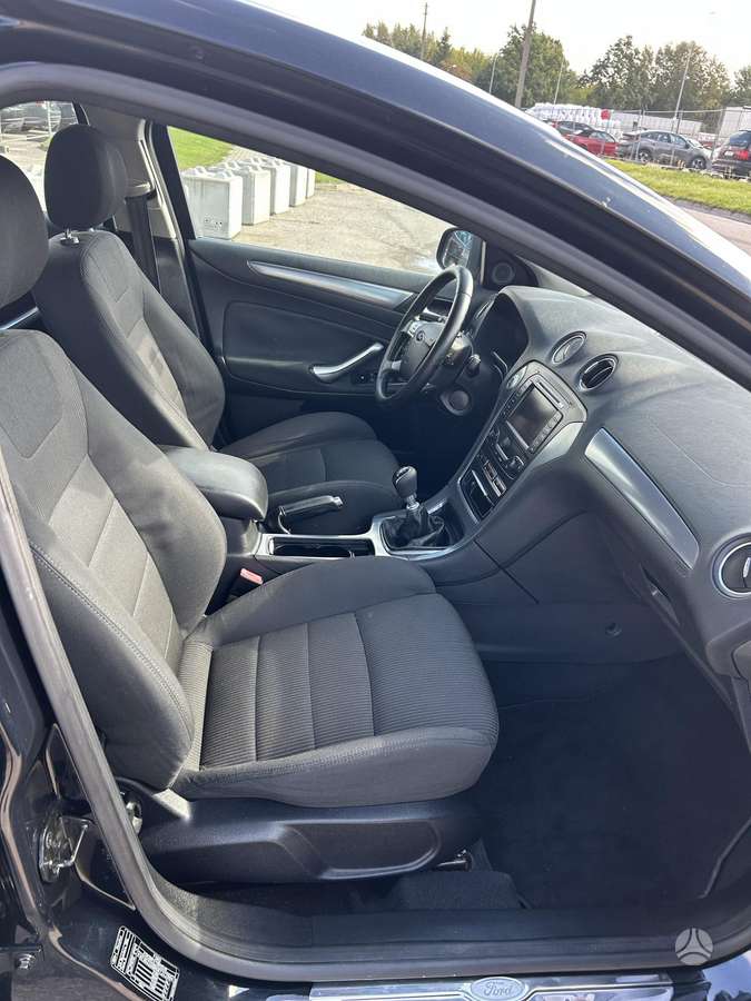 Ford Mondeo 2011 — photo 11