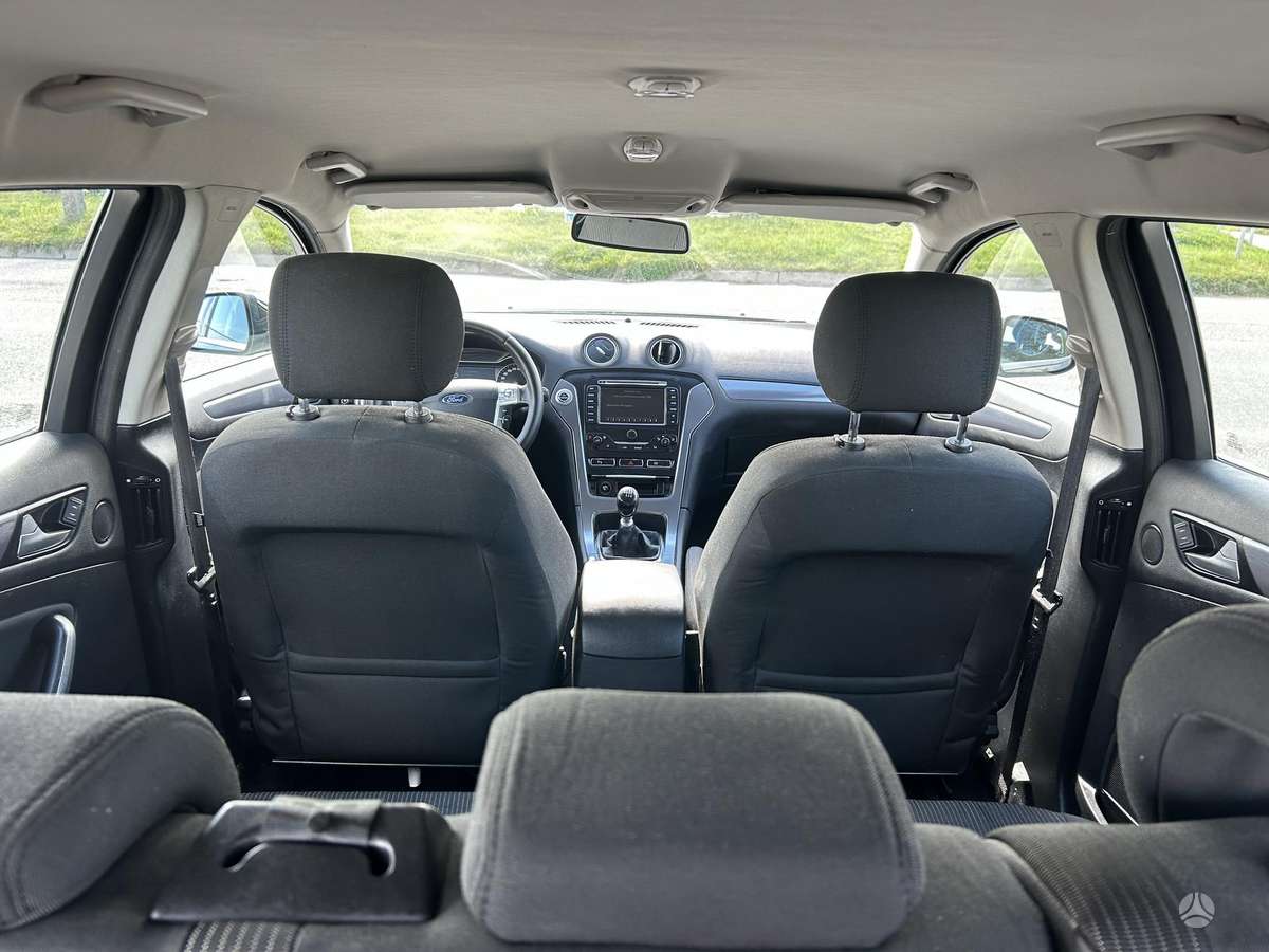 Ford Mondeo 2011 — photo 12