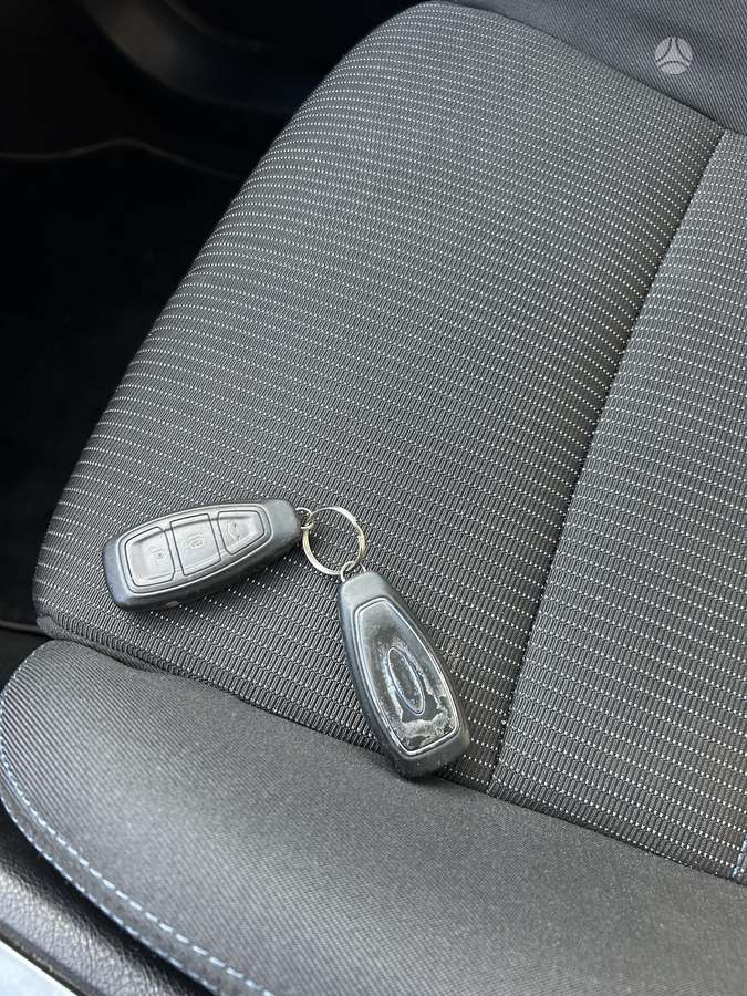 Ford Mondeo 2011 — photo 17
