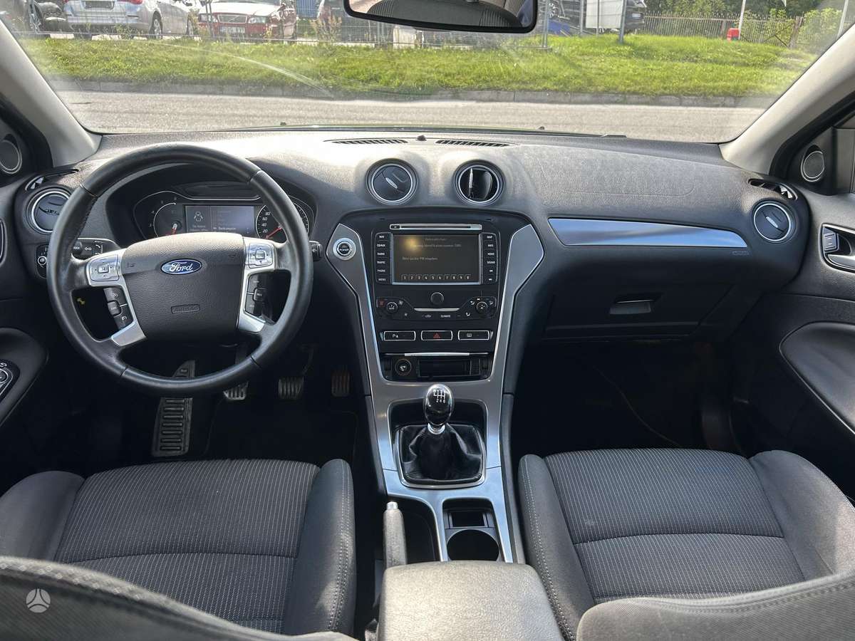 Ford Mondeo 2011 — photo 8