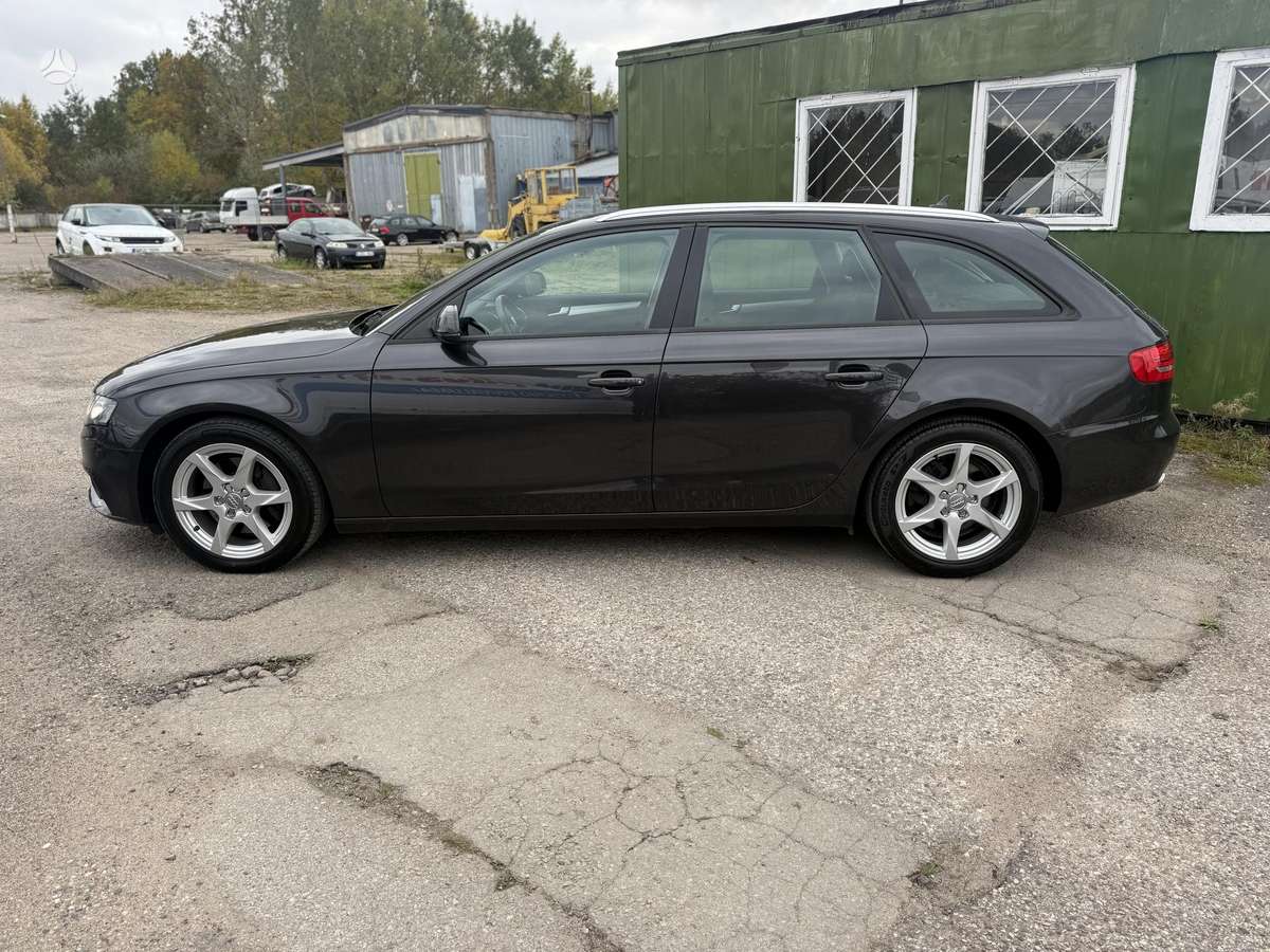 Audi A4 2011 — двигун 2967 cm³, 241 HP (177kW)