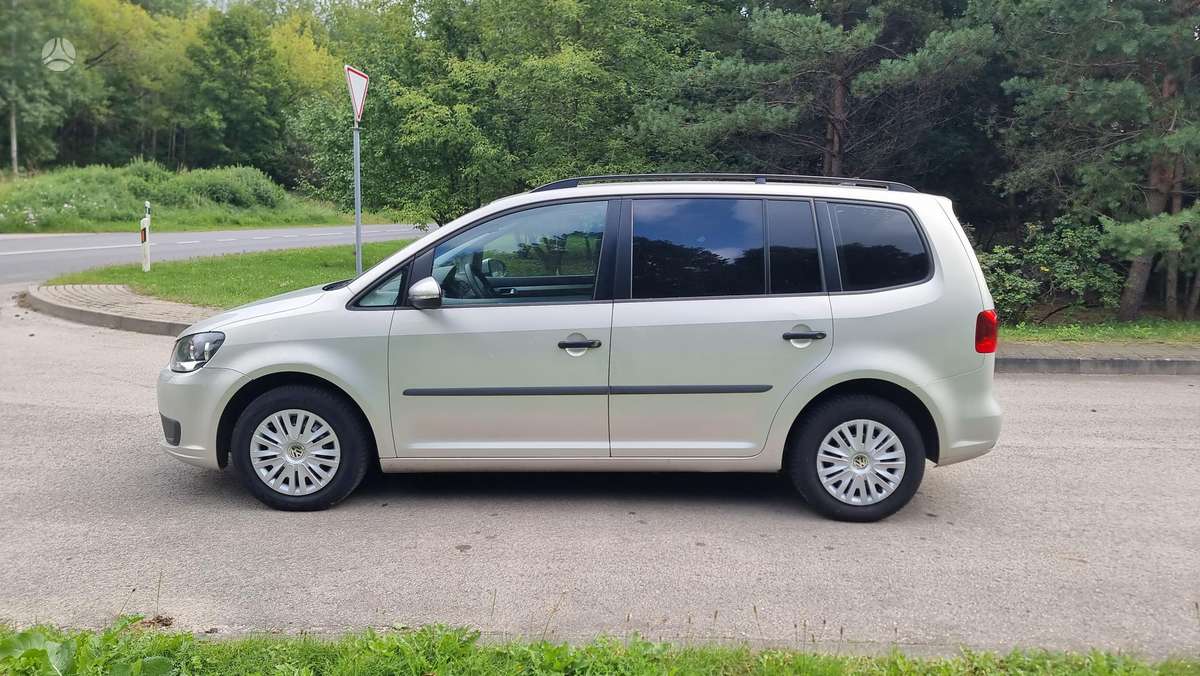 Volkswagen Touran 2011 — photo 30