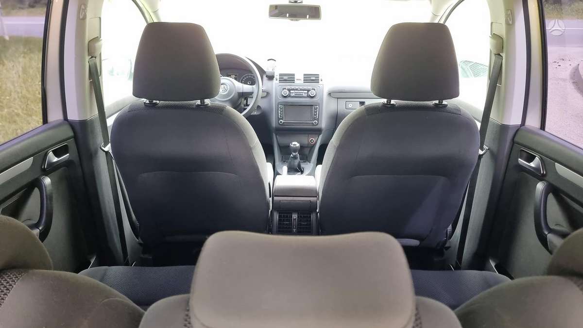 Volkswagen Touran 2011 — photo 31