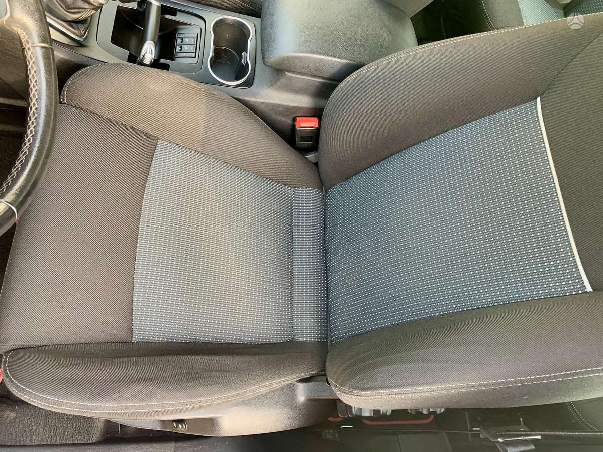 Ford S-MAX 2014 — photo 10